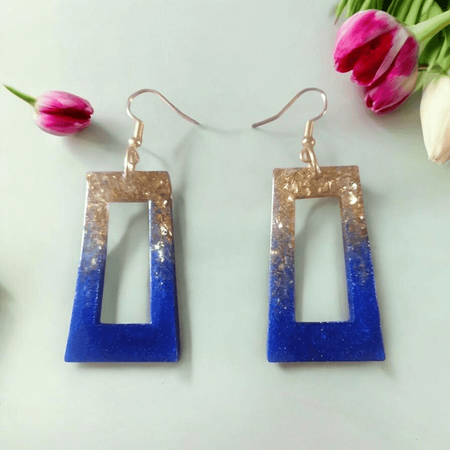 Boucles d'oreilles artisanales en résine uv, hypoallergénique fait main en France 