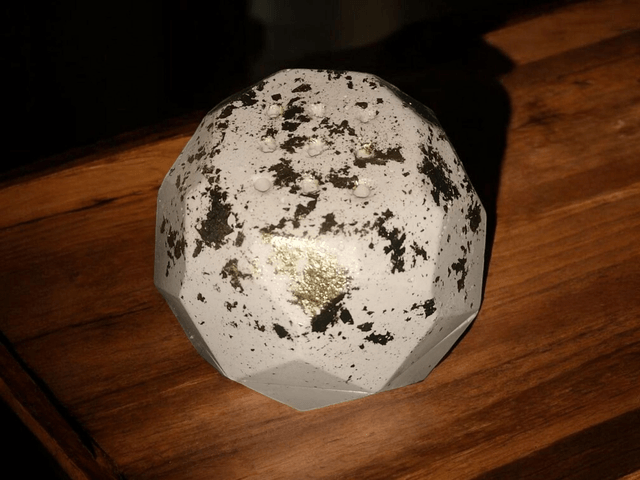 Porte encens pour cône artisanal en plâtre de Paris, unique et personnalisable