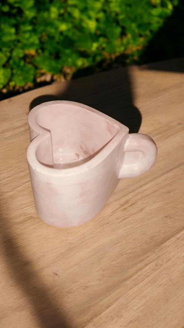 Petite tasse artisanal décorative en forme de cœur 