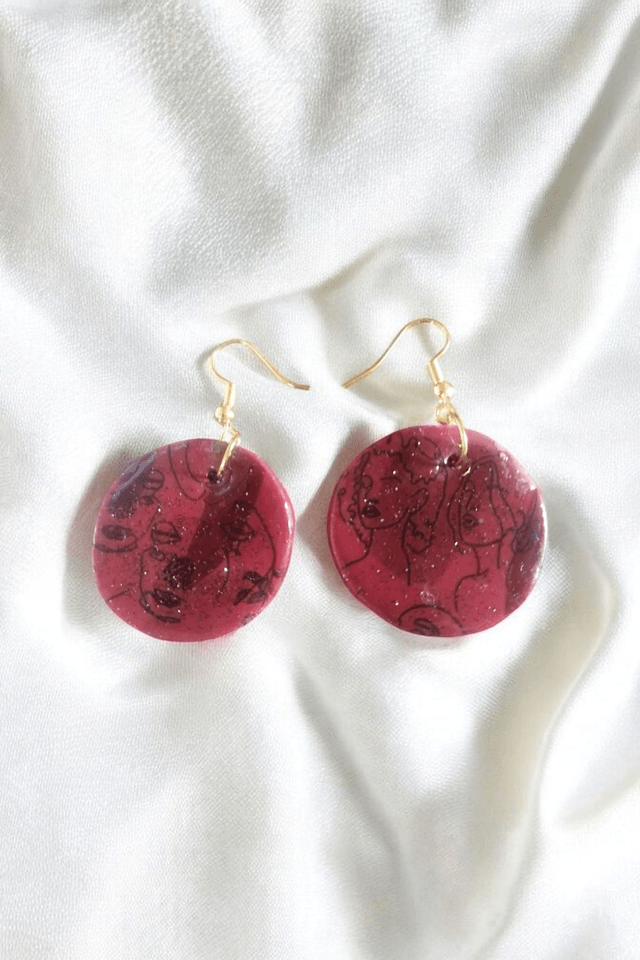 Boucles d'oreilles en pâte polymère et finition en résine uv 