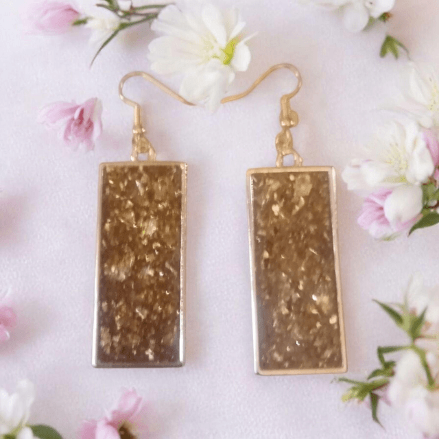 Boucles d'oreilles artisanales en résine uv, hypoallergénique fait main en France 