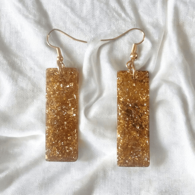 Boucles d'oreilles artisanales en résine uv, hypoallergénique fait main en France 