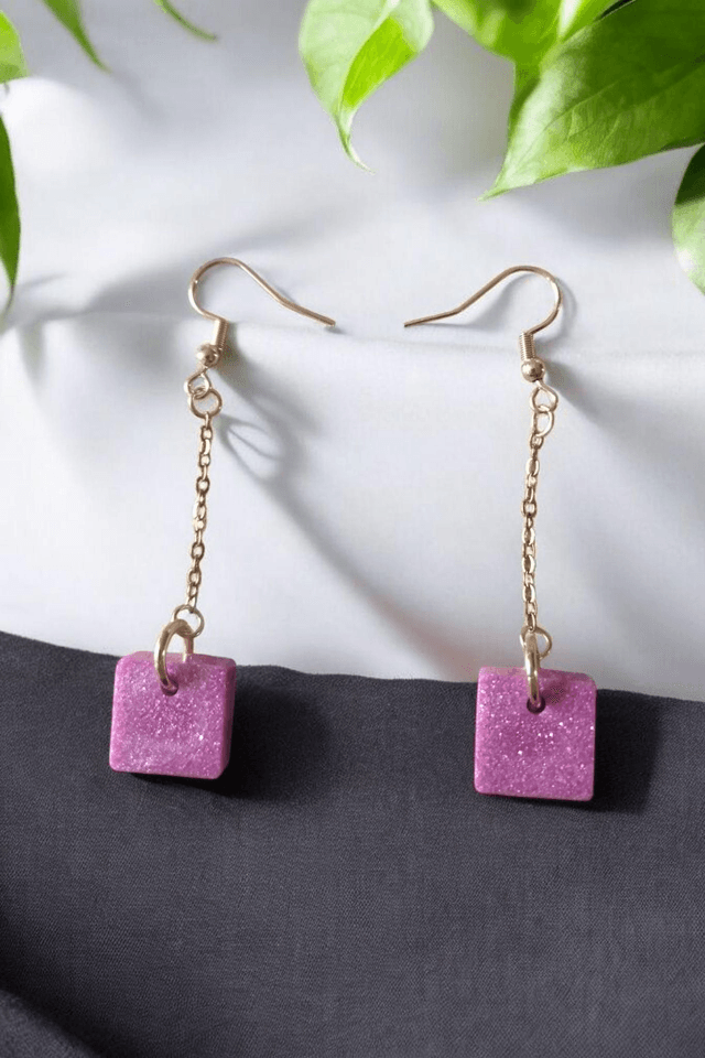 Boucles d'oreilles en résine uv, hypoallergénique fait main 