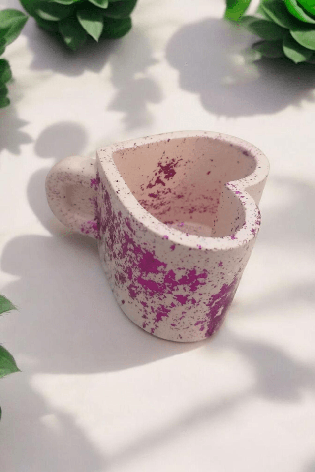 Petite tasse artisanal décorative en forme de cœur 