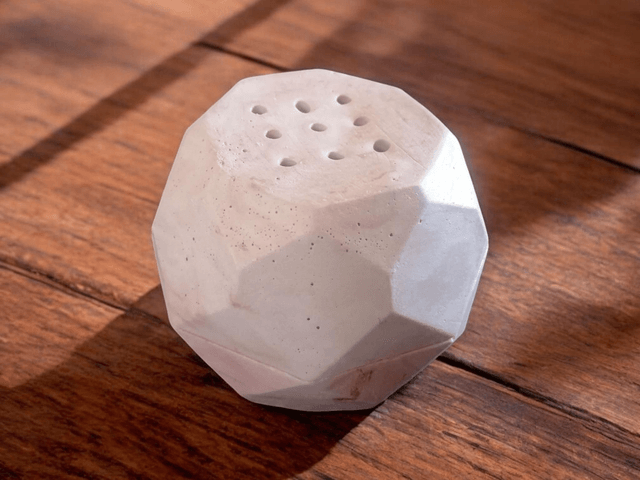 Porte encens pour cône artisanal en plâtre de Paris, unique et personnalisable