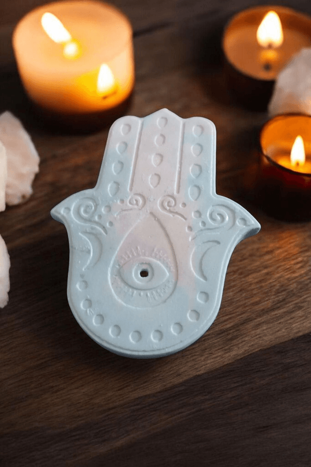Porte encens artisanal en forme de main, personnalisable 