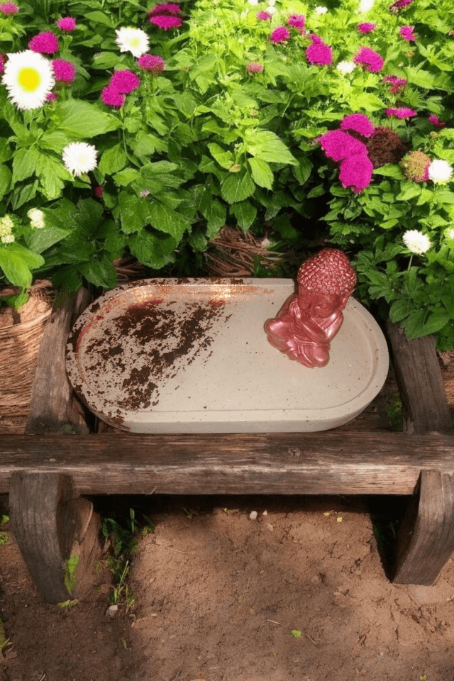 Petit plateau décoratif artisanal en plâtre de Paris, unique et personnalisable