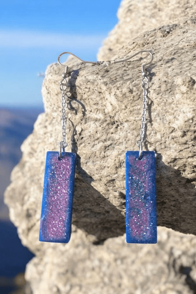 Boucles d'oreilles en résine uv, hypoallergénique fait main 