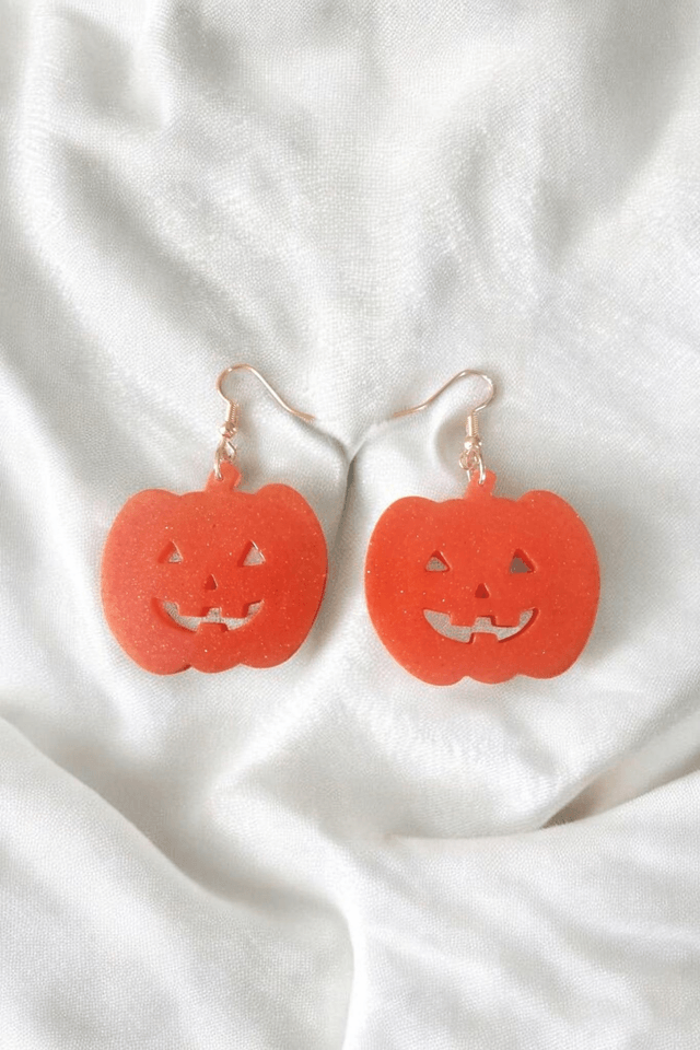 Boucles d'oreilles en résine uv, hypoallergénique fait main 