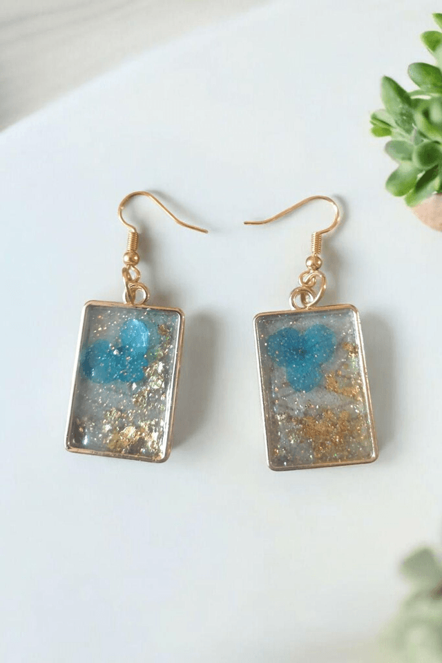 Boucles d'oreilles en résine uv, hypoallergénique fait main 