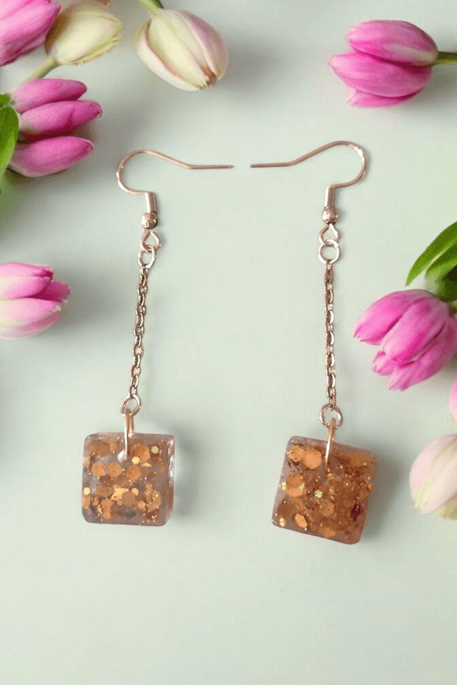 Boucles d'oreilles en résine uv, hypoallergénique fait main 