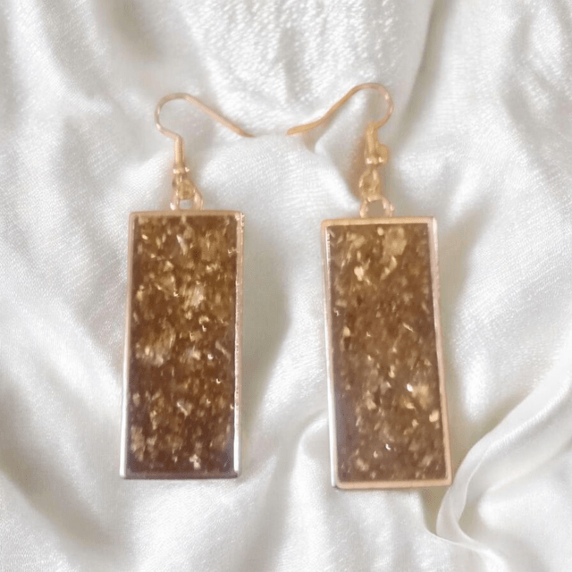Boucles d'oreilles artisanales en résine uv, hypoallergénique fait main en France 