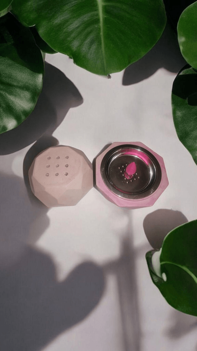 Porte encens pour cône artisanal en plâtre de Paris, unique et personnalisable
