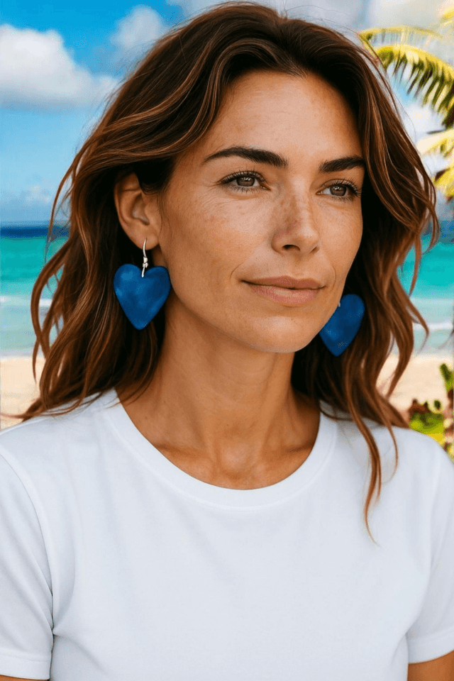 Boucles d'oreilles artisanales en résine uv, hypoallergénique fait main en France 