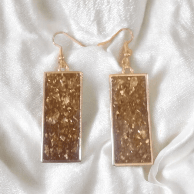 Boucles d&#039;oreilles artisanales en résine uv, hypoallergénique fait main en France 